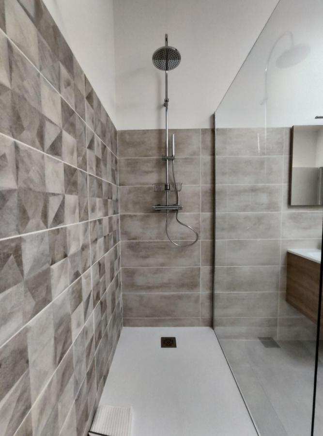 Colormix 3 Etoiles - 95M2 Plein Centre - Ensoleille Climatise Lägenhet Mèze Exteriör bild
